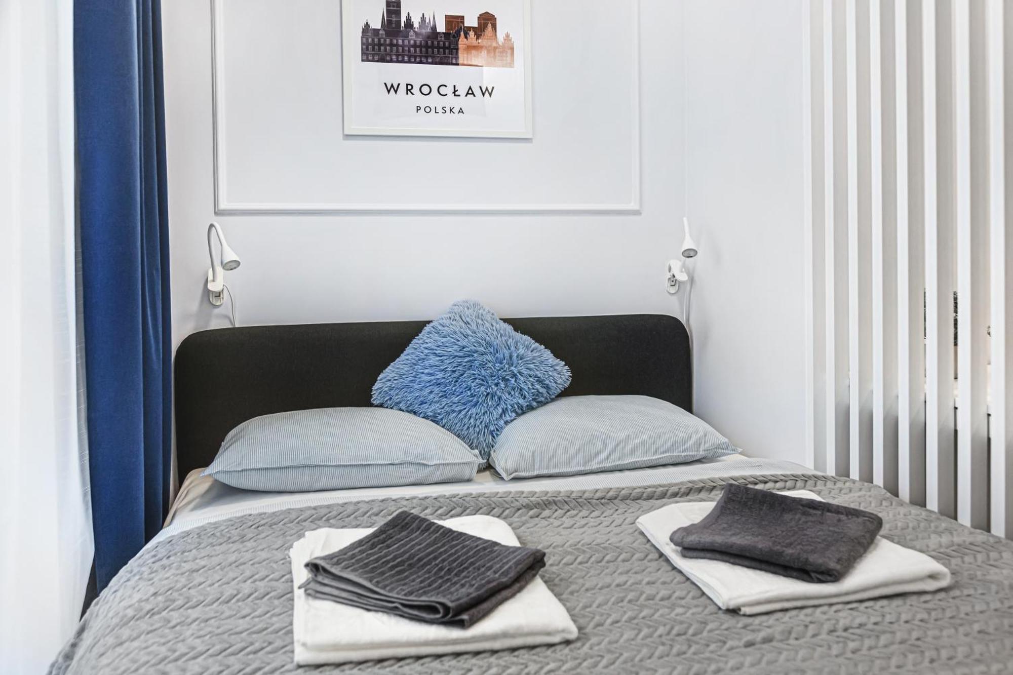 Stylowe Apartamenty W Centrum Wroclaw Luaran gambar