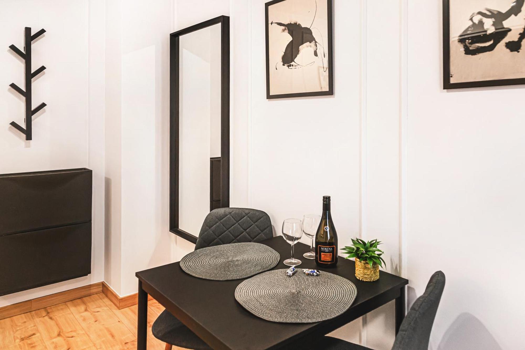 Stylowe Apartamenty W Centrum Wroclaw Luaran gambar