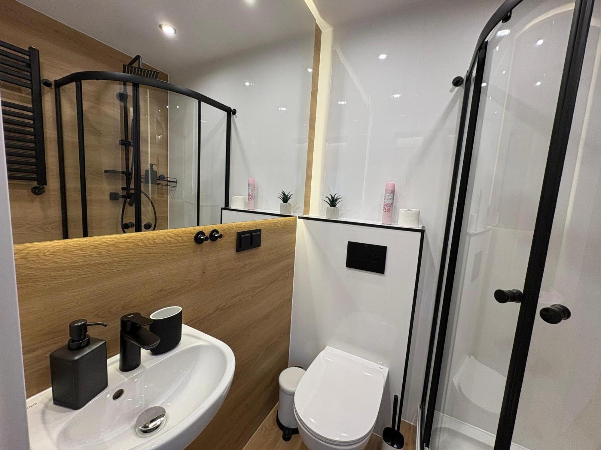 Stylowe Apartamenty W Centrum Wroclaw Luaran gambar