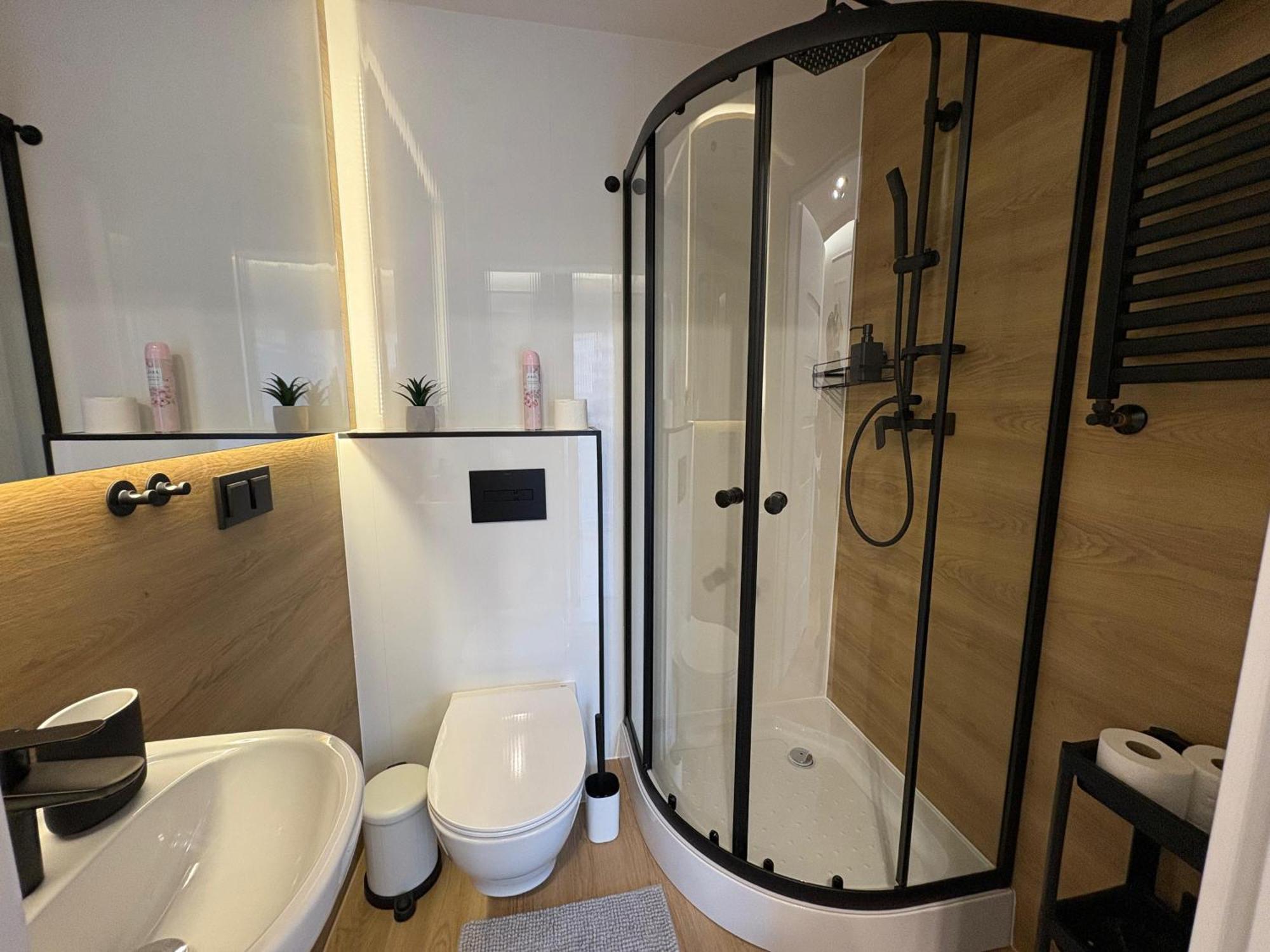 Stylowe Apartamenty W Centrum Wroclaw Luaran gambar